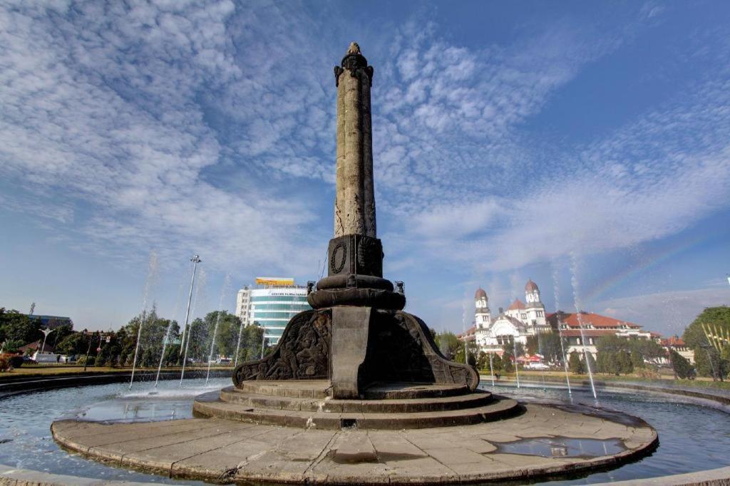 New Mira Hotel Семаранг Экстерьер фото