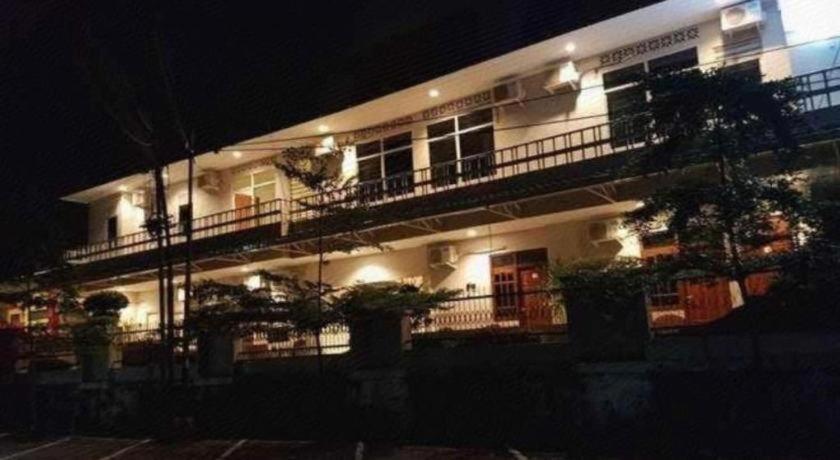 New Mira Hotel Семаранг Экстерьер фото
