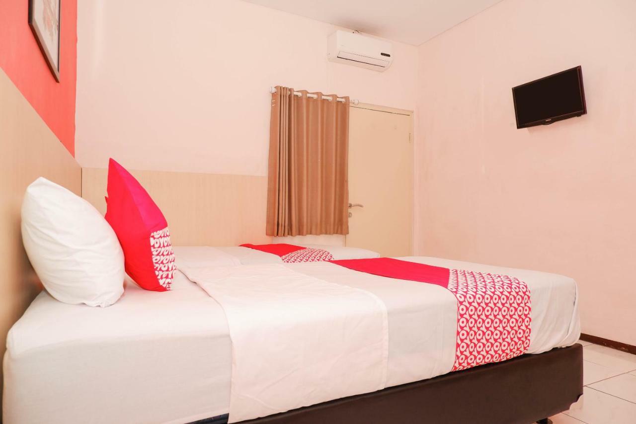 New Mira Hotel Семаранг Экстерьер фото